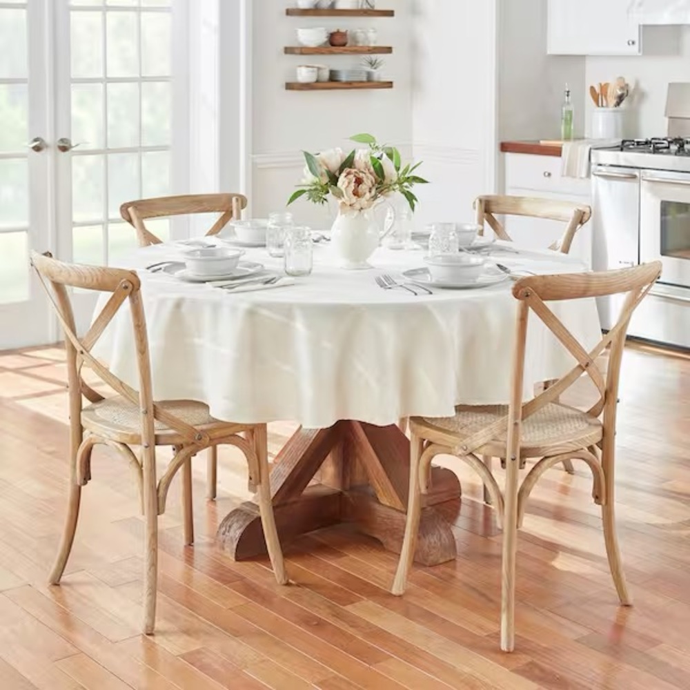 Elrene
90 in. Round Beige Elegance Plaid Damask Fabric Tablecloth